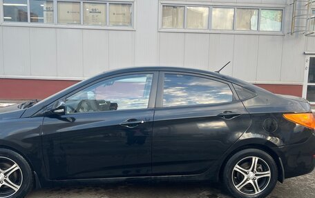 Hyundai Solaris II рестайлинг, 2011 год, 520 000 рублей, 2 фотография