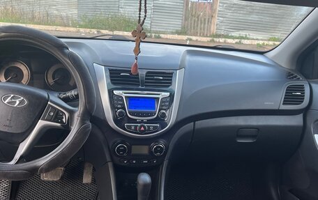 Hyundai Solaris II рестайлинг, 2011 год, 520 000 рублей, 5 фотография