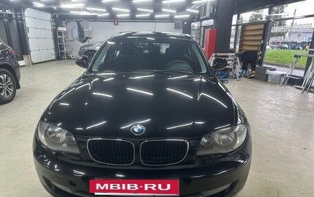 BMW 1 серия, 2010 год, 690 000 рублей, 2 фотография