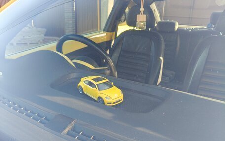Volkswagen Beetle, 2012 год, 1 249 000 рублей, 24 фотография