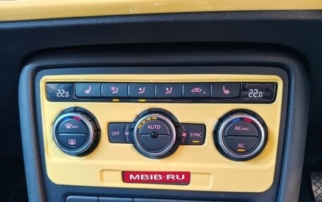 Volkswagen Beetle, 2012 год, 1 249 000 рублей, 29 фотография