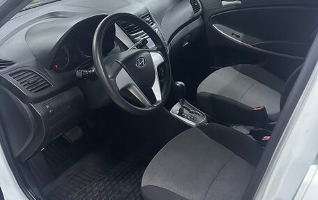 Hyundai Solaris II рестайлинг, 2011 год, 420 000 рублей, 8 фотография