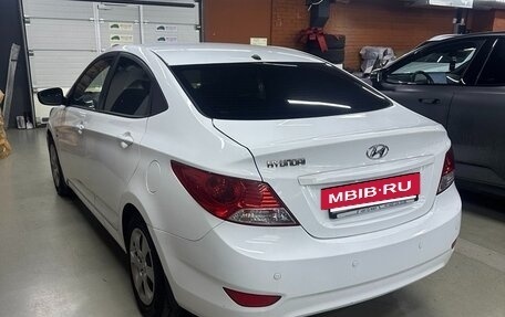 Hyundai Solaris II рестайлинг, 2011 год, 420 000 рублей, 4 фотография