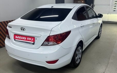 Hyundai Solaris II рестайлинг, 2011 год, 420 000 рублей, 6 фотография
