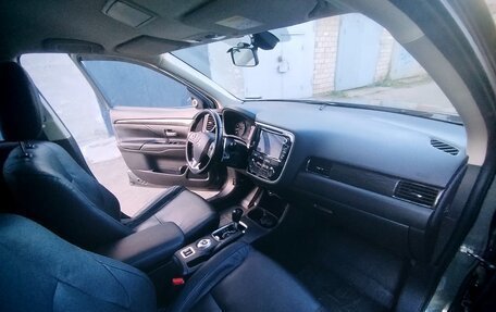 Mitsubishi Outlander III рестайлинг 3, 2015 год, 1 720 000 рублей, 11 фотография