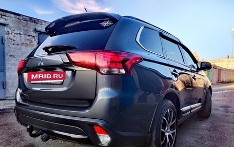 Mitsubishi Outlander III рестайлинг 3, 2015 год, 1 720 000 рублей, 3 фотография