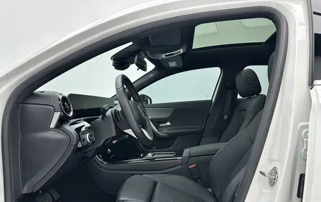 Mercedes-Benz A-Класс, 2023 год, 2 250 000 рублей, 3 фотография