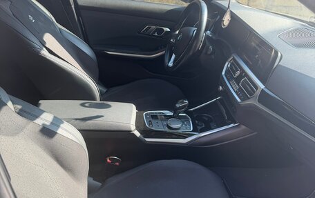 BMW 3 серия, 2019 год, 2 000 000 рублей, 4 фотография