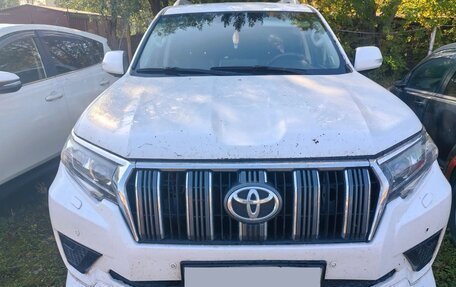 Toyota Land Cruiser Prado 150 рестайлинг 2, 2014 год, 2 800 000 рублей, 1 фотография