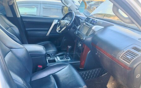 Toyota Land Cruiser Prado 150 рестайлинг 2, 2014 год, 2 800 000 рублей, 12 фотография