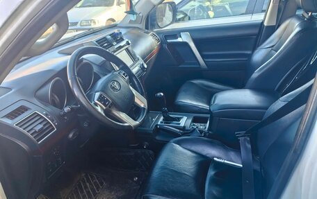Toyota Land Cruiser Prado 150 рестайлинг 2, 2014 год, 2 800 000 рублей, 6 фотография