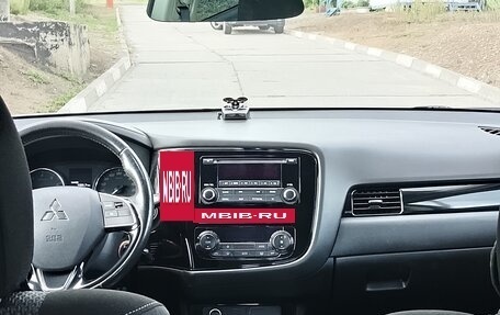 Mitsubishi Outlander III рестайлинг 3, 2018 год, 1 820 000 рублей, 5 фотография