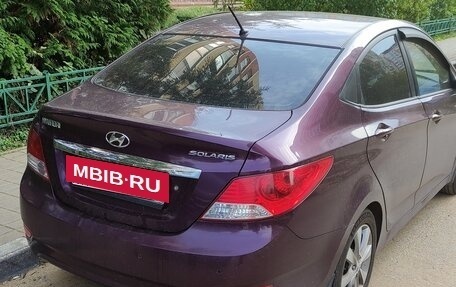 Hyundai Solaris II рестайлинг, 2011 год, 800 000 рублей, 6 фотография