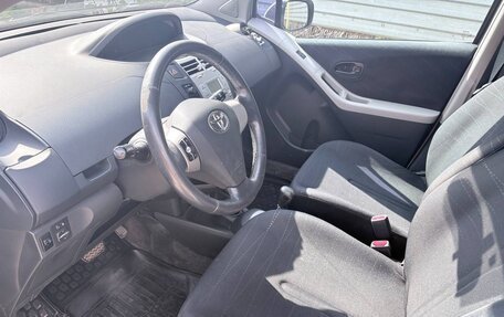 Toyota Yaris III рестайлинг, 2006 год, 550 000 рублей, 10 фотография