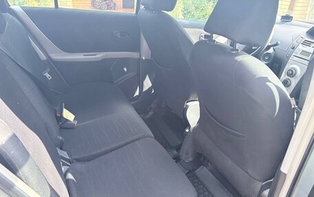 Toyota Yaris III рестайлинг, 2006 год, 550 000 рублей, 8 фотография