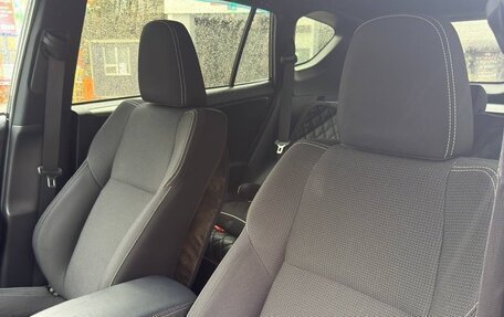 Toyota RAV4, 2019 год, 2 500 000 рублей, 6 фотография