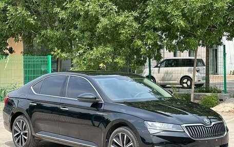 Skoda Superb III рестайлинг, 2023 год, 1 860 001 рублей, 3 фотография