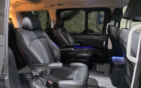 Hyundai Staria, 2022 год, 5 500 000 рублей, 24 фотография