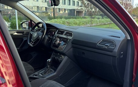 Volkswagen Tiguan II, 2018 год, 2 530 000 рублей, 9 фотография