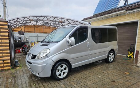 Renault Trafic, 2010 год, 1 800 000 рублей, 2 фотография