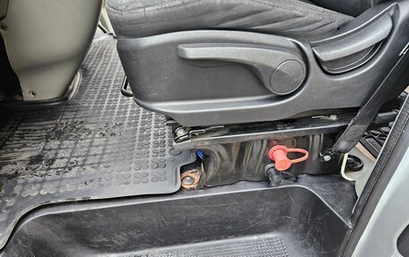 Renault Trafic, 2010 год, 1 800 000 рублей, 29 фотография