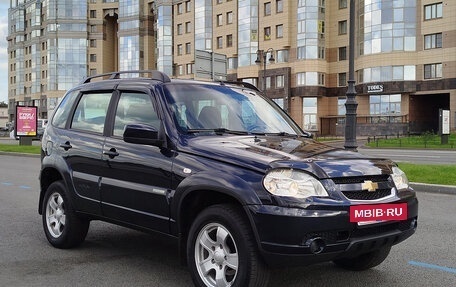 Chevrolet Niva I рестайлинг, 2012 год, 550 000 рублей, 2 фотография
