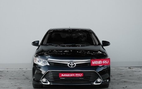 Toyota Camry, 2017 год, 2 390 000 рублей, 3 фотография