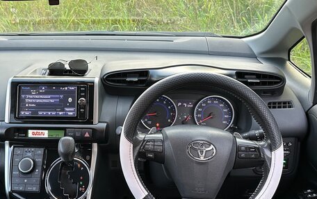 Toyota Wish II, 2017 год, 1 900 000 рублей, 3 фотография