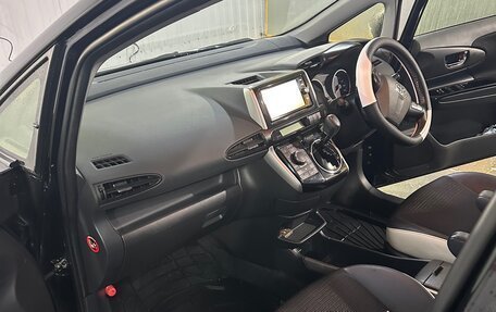Toyota Wish II, 2017 год, 1 900 000 рублей, 9 фотография