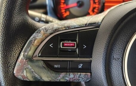 Suzuki Jimny, 2020 год, 2 550 000 рублей, 18 фотография
