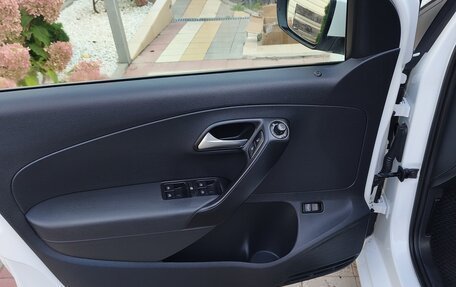 Volkswagen Polo VI (EU Market), 2018 год, 1 350 000 рублей, 6 фотография