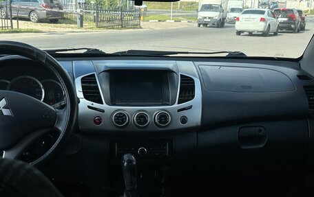 Mitsubishi L200 IV рестайлинг, 2014 год, 1 199 000 рублей, 10 фотография