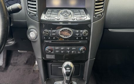 Infiniti QX70, 2015 год, 2 450 000 рублей, 14 фотография