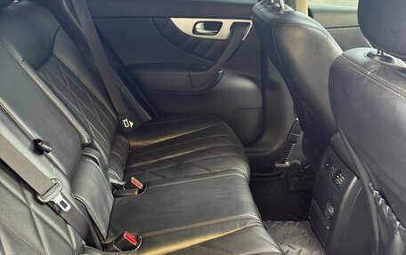 Infiniti QX70, 2015 год, 2 450 000 рублей, 16 фотография
