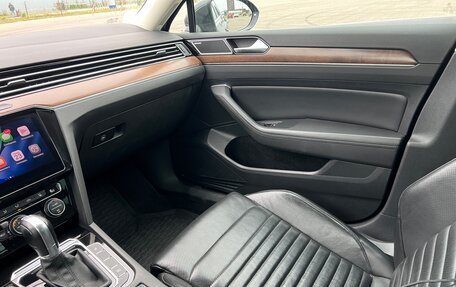 Volkswagen Passat B8 рестайлинг, 2019 год, 2 500 000 рублей, 10 фотография