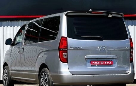 Hyundai Grand Starex Grand Starex I рестайлинг 2, 2019 год, 3 997 000 рублей, 4 фотография
