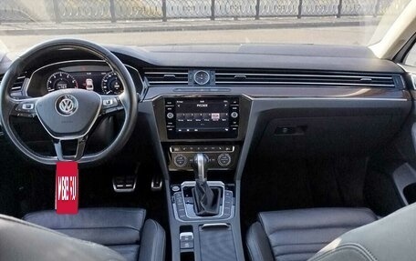 Volkswagen Passat B8 рестайлинг, 2019 год, 1 800 000 рублей, 6 фотография