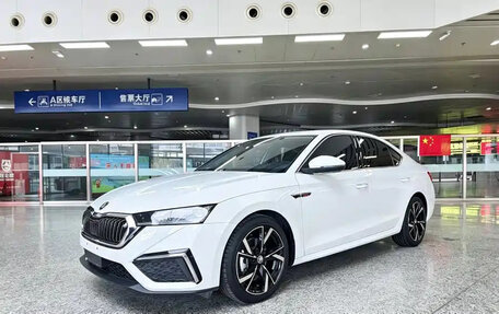 Skoda Octavia IV, 2023 год, 2 280 000 рублей, 4 фотография