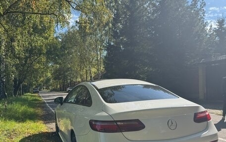 Mercedes-Benz E-Класс, 2017 год, 3 300 000 рублей, 3 фотография
