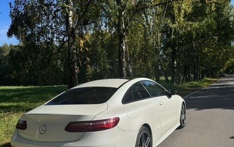 Mercedes-Benz E-Класс, 2017 год, 3 300 000 рублей, 4 фотография