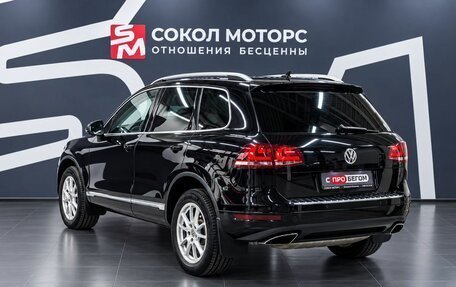 Volkswagen Touareg III, 2011 год, 2 179 000 рублей, 2 фотография