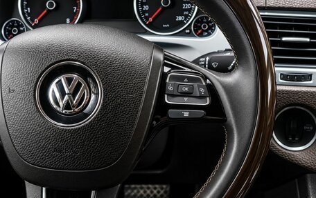 Volkswagen Touareg III, 2011 год, 2 179 000 рублей, 21 фотография