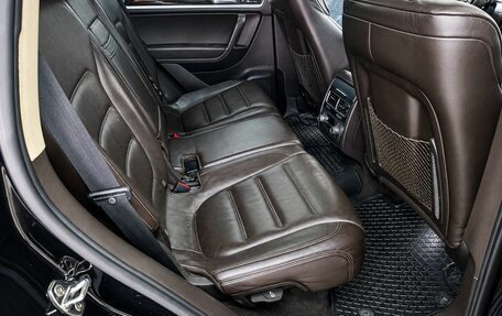 Volkswagen Touareg III, 2011 год, 2 179 000 рублей, 23 фотография