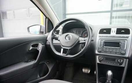 Volkswagen Polo VI (EU Market), 2016 год, 710 000 рублей, 13 фотография