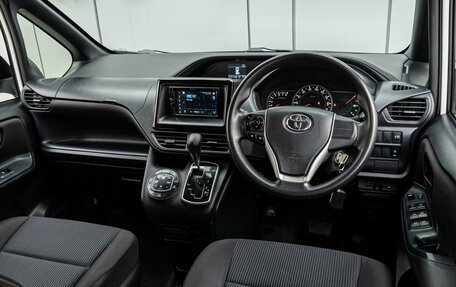 Toyota Noah III, 2015 год, 1 760 000 рублей, 6 фотография
