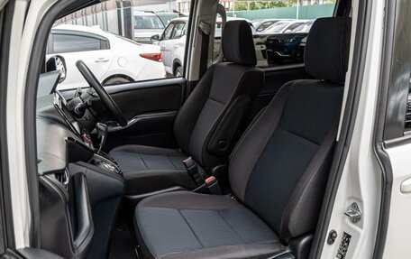 Toyota Noah III, 2015 год, 1 760 000 рублей, 8 фотография