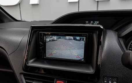 Toyota Noah III, 2015 год, 1 760 000 рублей, 15 фотография