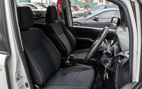Toyota Noah III, 2015 год, 1 760 000 рублей, 11 фотография