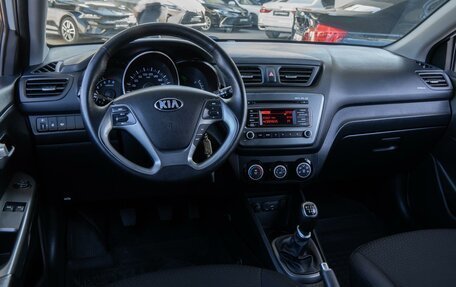 KIA Rio III рестайлинг, 2015 год, 915 000 рублей, 6 фотография
