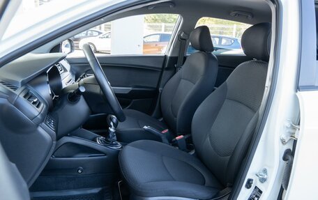 KIA Rio III рестайлинг, 2015 год, 915 000 рублей, 10 фотография
